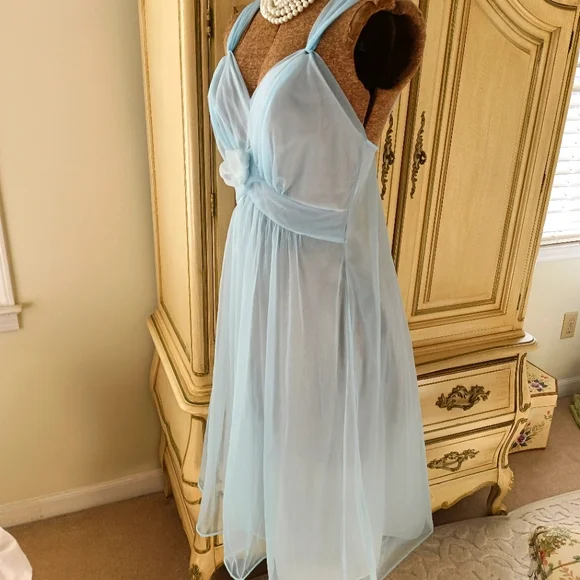 ADORABLE VINTAGE "VANITY FAIR" BLUE OMBRE DOUBLE NYLON CHIFFON NIGHTGOWN!
